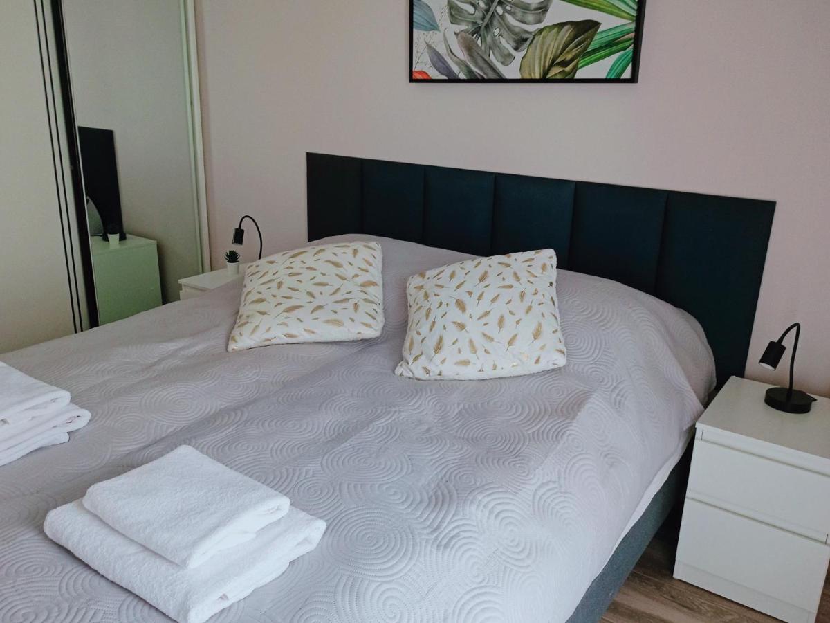 Sosnowy Z Dwoma Sypialniami I Ogrodkiem Apartment